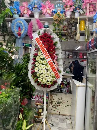 Gül Çerçeveli Çelenk - Eskişehir Çiçekçi