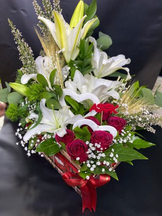 Kutuda Kazablanka ve Güller - Eskişehir Çiçekçi