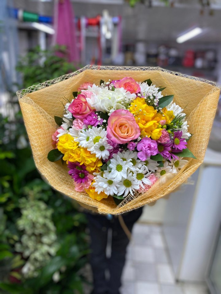 Mevsim çiçekleri, Krizantem ve Pembe Gül - Eskişehir Çiçek Siparişi