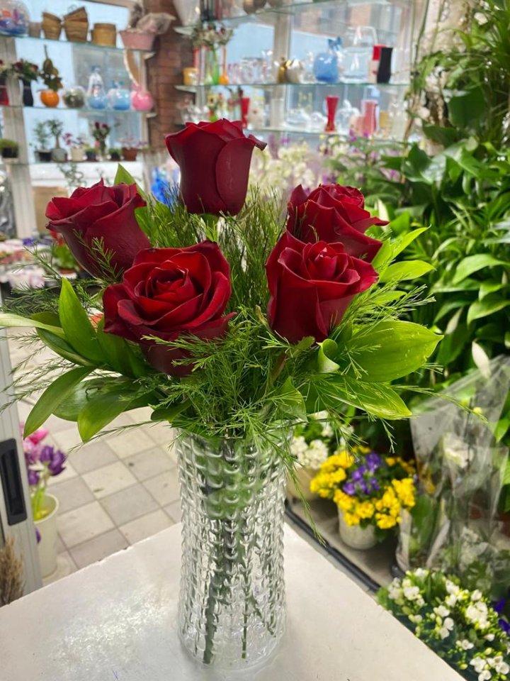 Cam Vazoda 5 Kırmızı Gül, Eskişehir Çiçekçi
