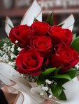 Çiçekçi - 6 Kırmızı Güllü Buket